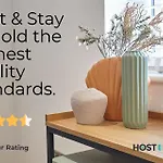 Host & Stay - Hoggarths Retreat